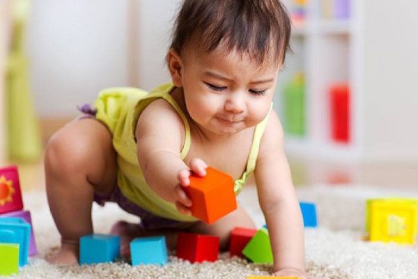 嬰兒玩具如何選擇？應該遵循這四個原則